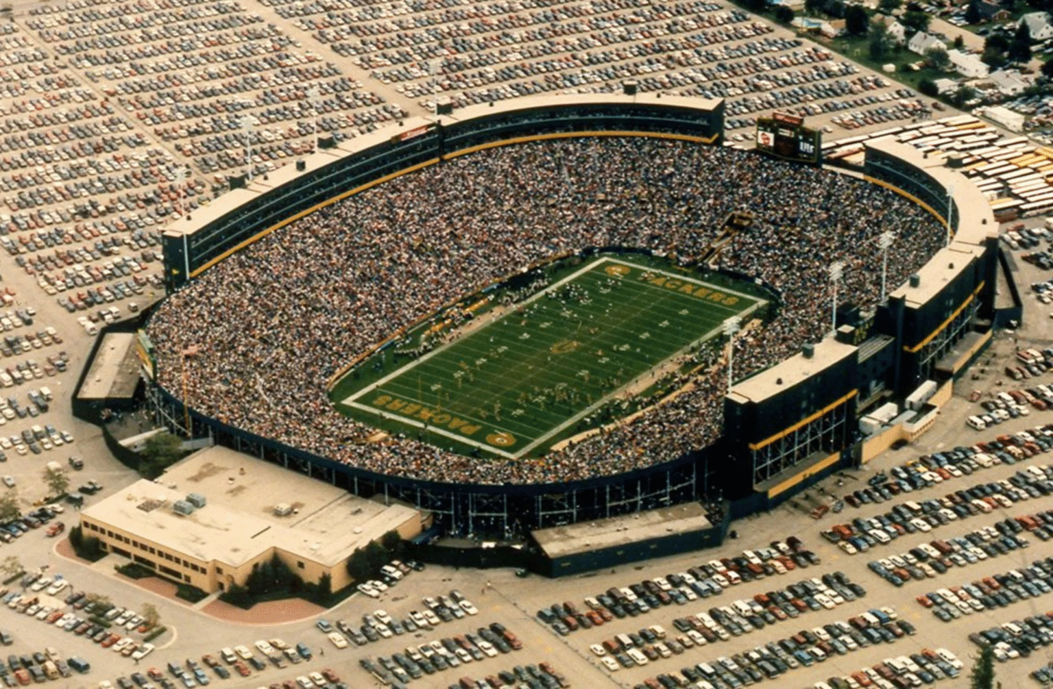 Lambeau Field 1990 — luxusné miesta