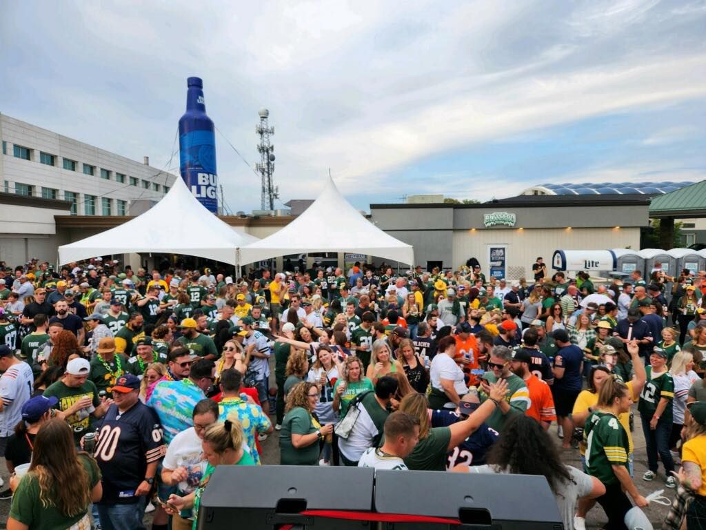 D2 Sports Pub tailgate