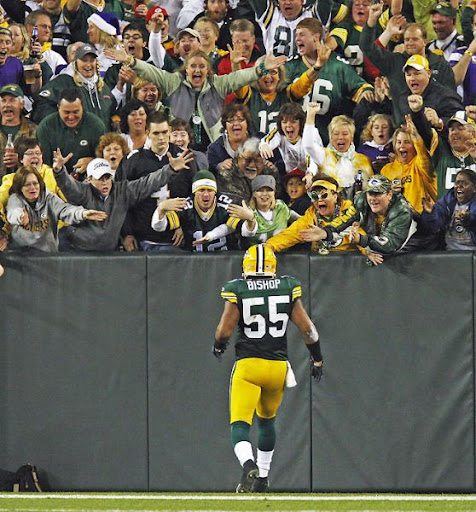 Lambeau Leap — fanúšikovia v endzone