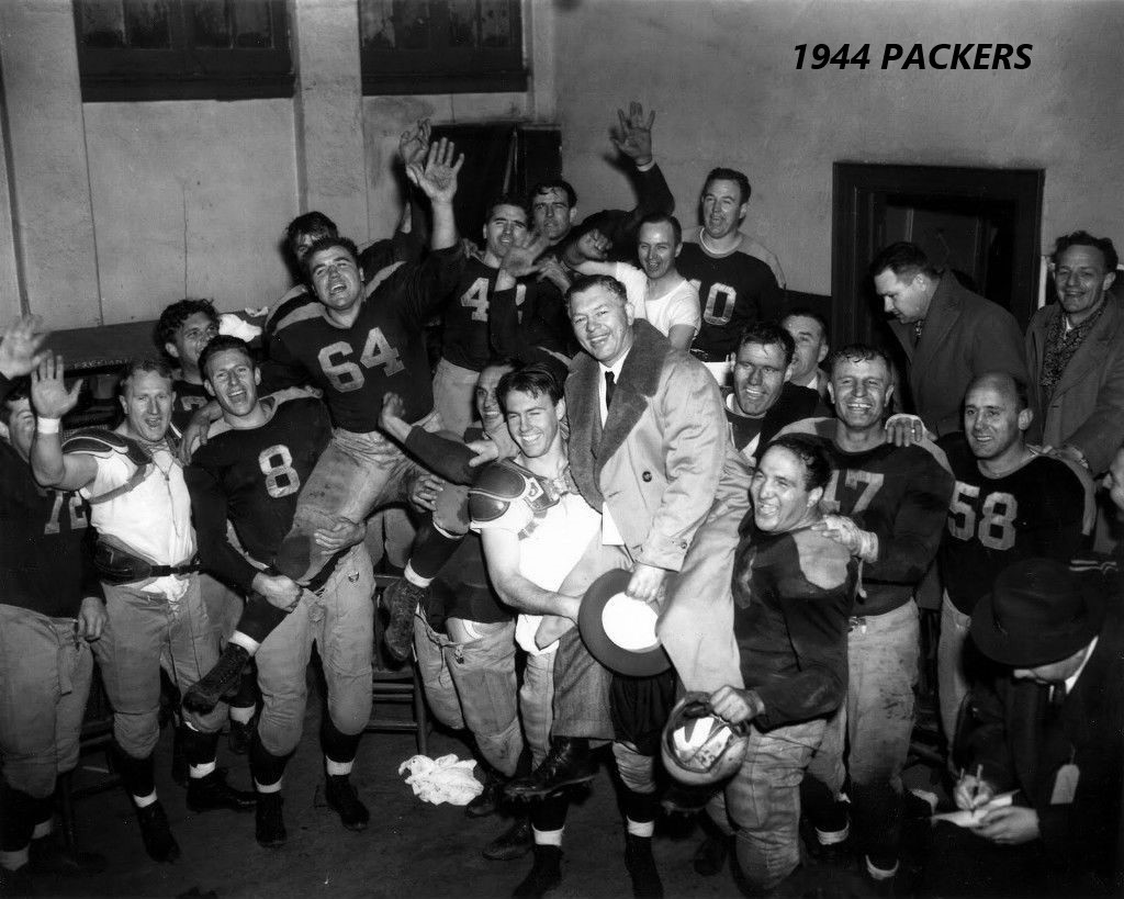 Green Bay Packers championship team photo, 1944 NFL season