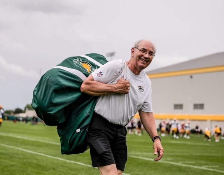 Packers sa lúčia s dlhoročným členom tímu
