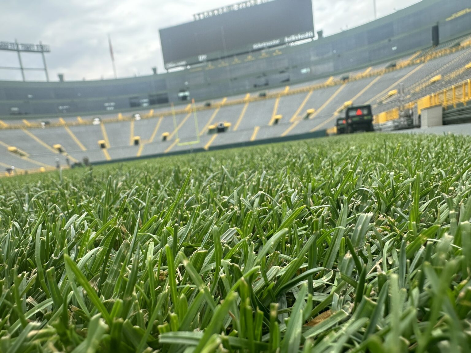 Trávnik Lambeau Field — SISGrass Hybrid Turf